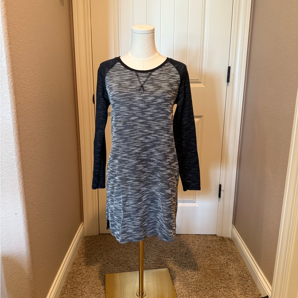Merona Black and White Textured Top